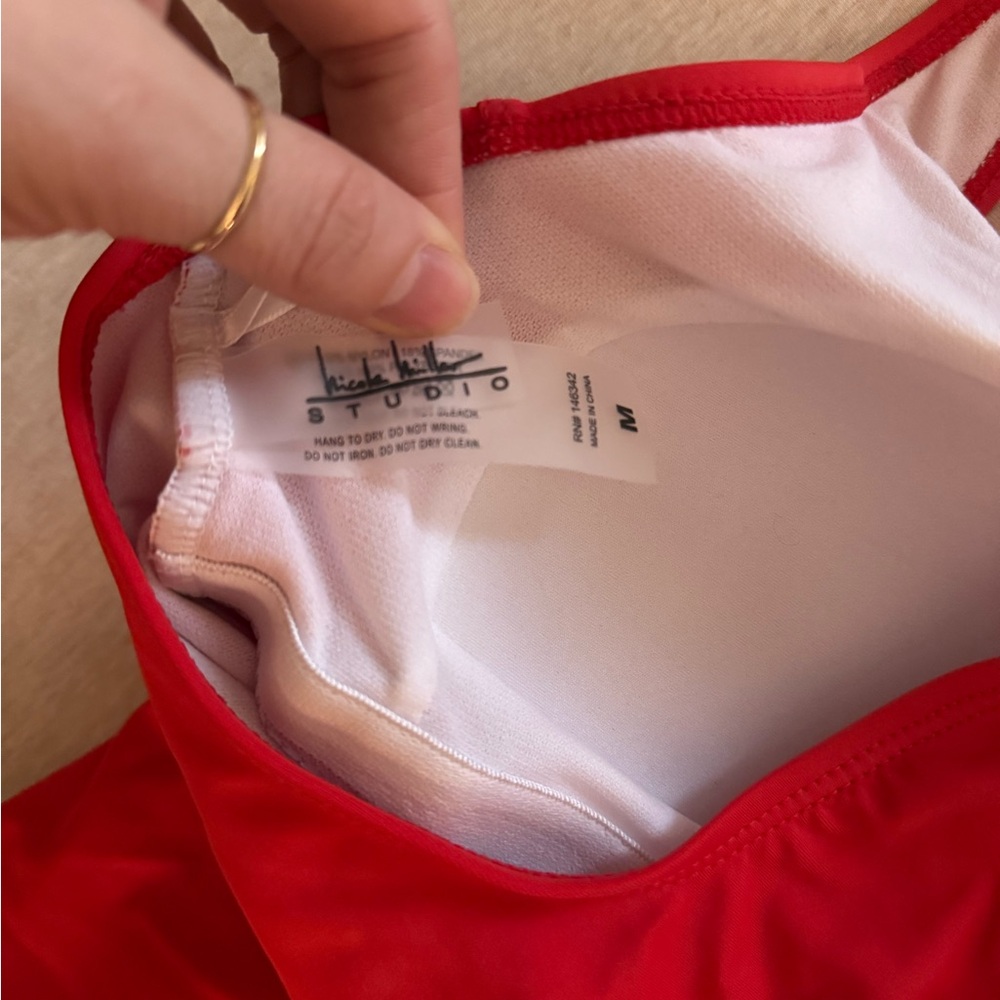 One piece swimsuit - Picture 3 of 3